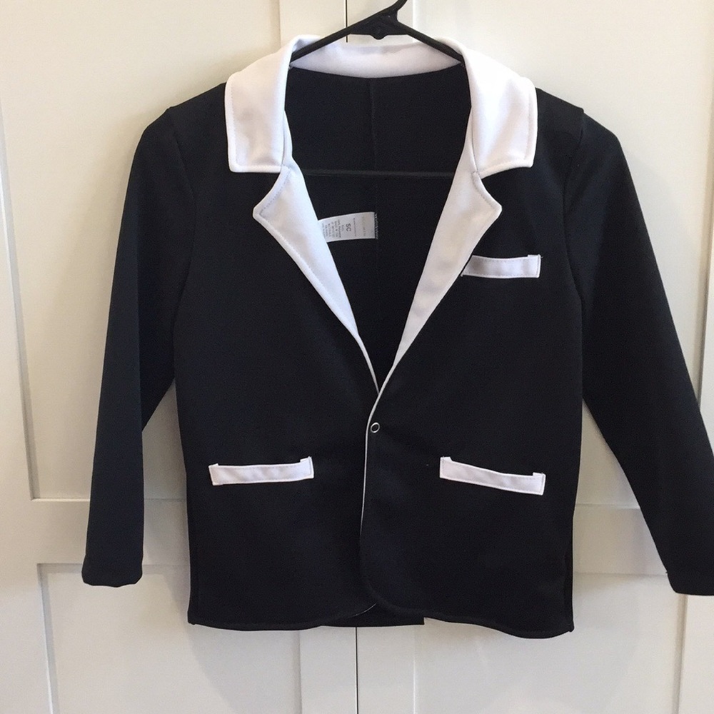 Boys blazer- light weight.  Size Child Small